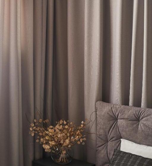 Családi Suite, Deribas