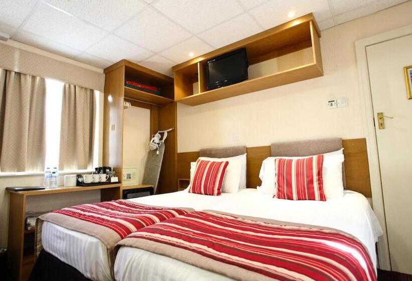 חדר משפחתי, Clifton Court