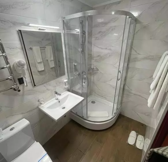 Habitació Familiar Deluxe, Complex Ukraine