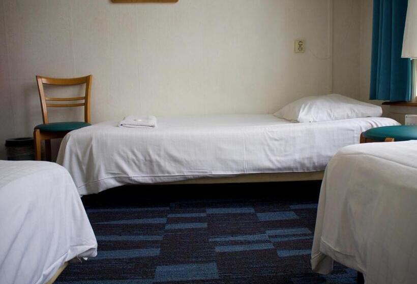 اتاق استاندارد سه نفره, Euphemia Budget Old City Canal Zone