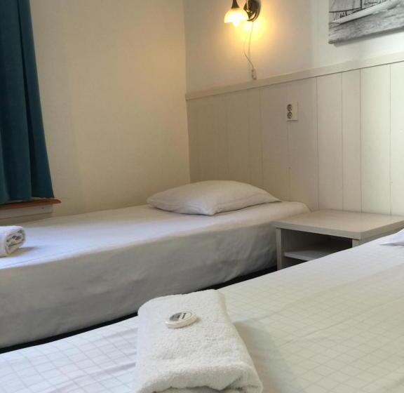 اتاق استاندارد, Euphemia Budget Old City Canal Zone