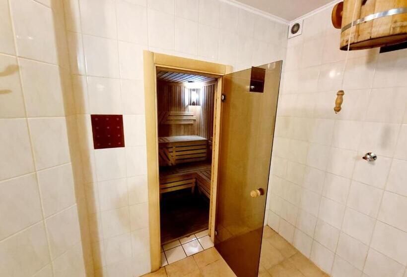 اتاق استاندارد, Helen