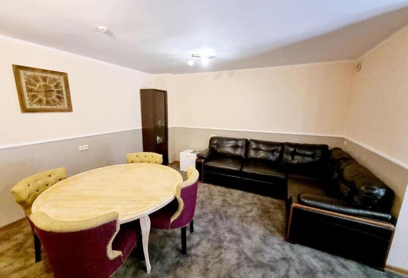 اتاق استاندارد, Helen