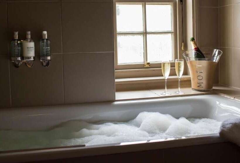 غرفة سوبيريور, Milsoms Kesgrave Hall