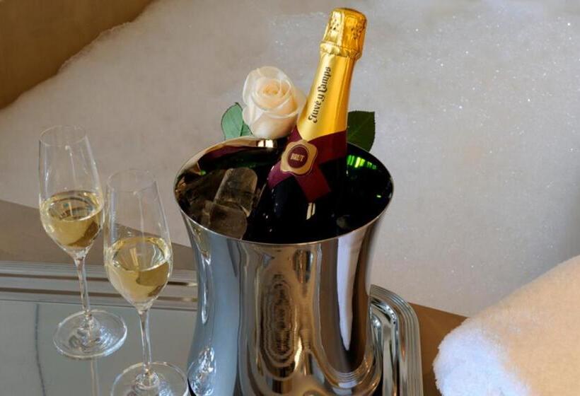 주니어 스위트, Palacio Carvajal Giron