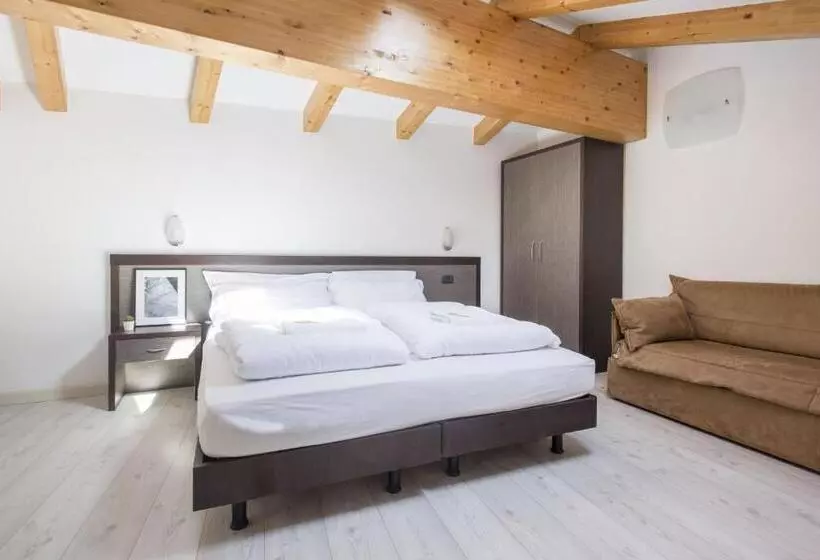 １ベッドルームペントハウスアパート, Residence La Vigna