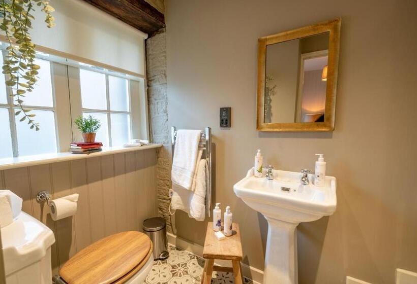 キングサイズベッドのスーペリアルーム, The George Inn & Plaine