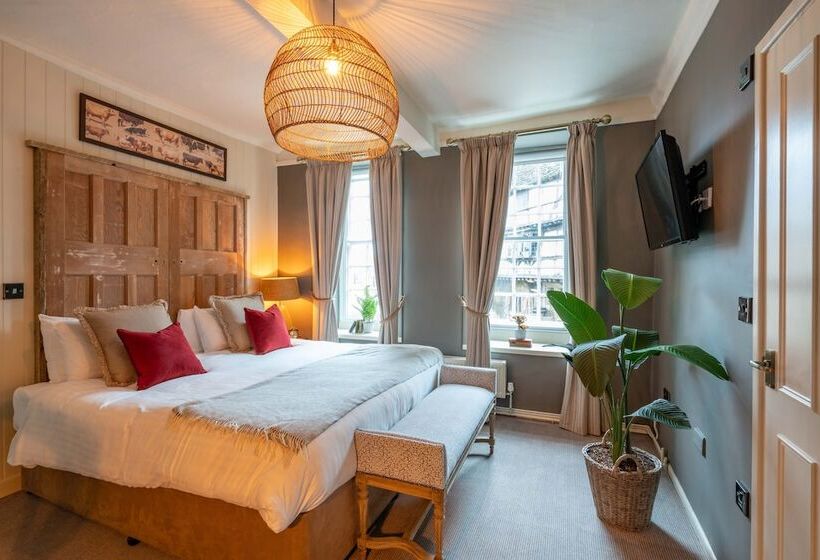 Номер Deluxe, The George Inn & Plaine