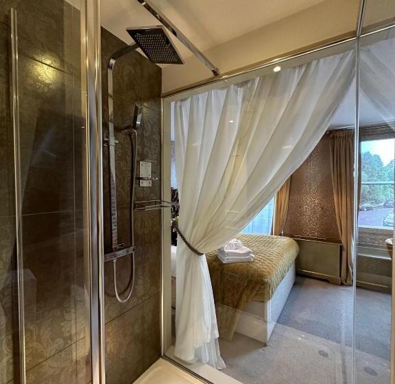 اتاق استاندارد, The Townhouse