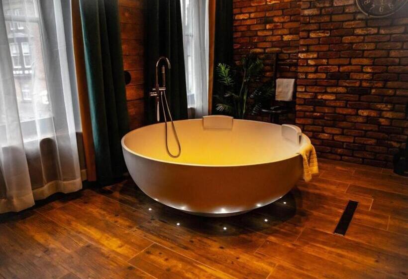 غرفة قياسية, The Townhouse