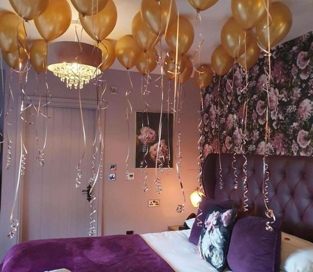 غرفة قياسية, The Townhouse