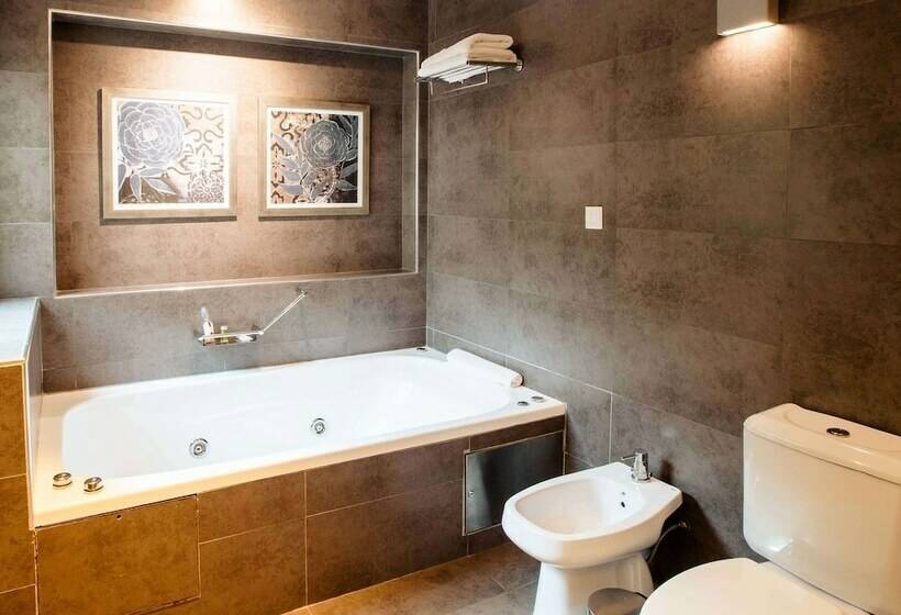 جناح جونيور, Mercure Iguazu Hotel Iru