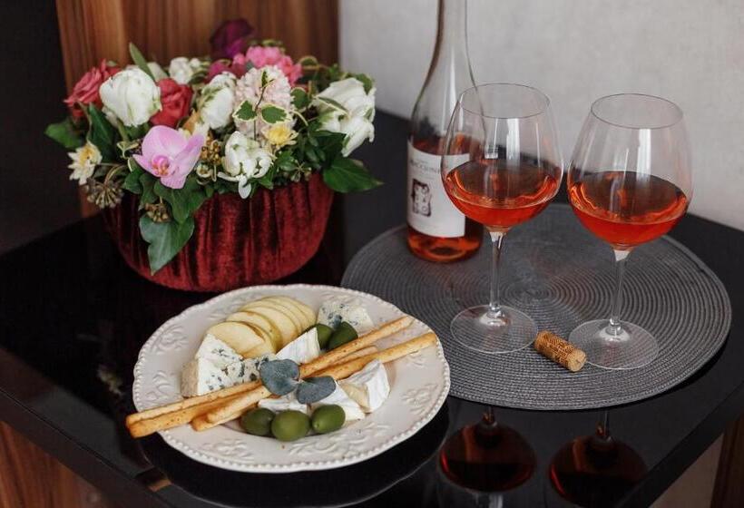 Apartament 1 Dormitor, Noname Hotel Odessa