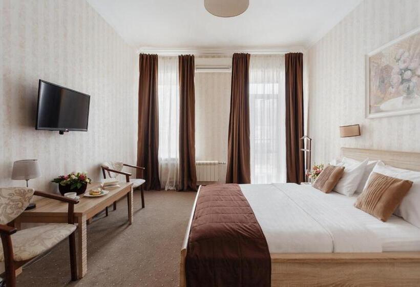 اتاق لوکس با بالکن, Noname Hotel Odessa