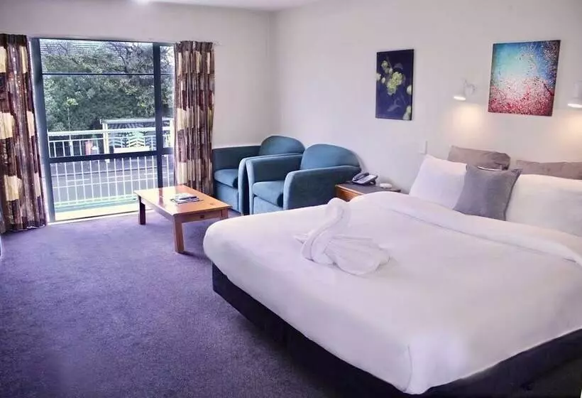 استودیوی استاندارد, Papanui Court Motel