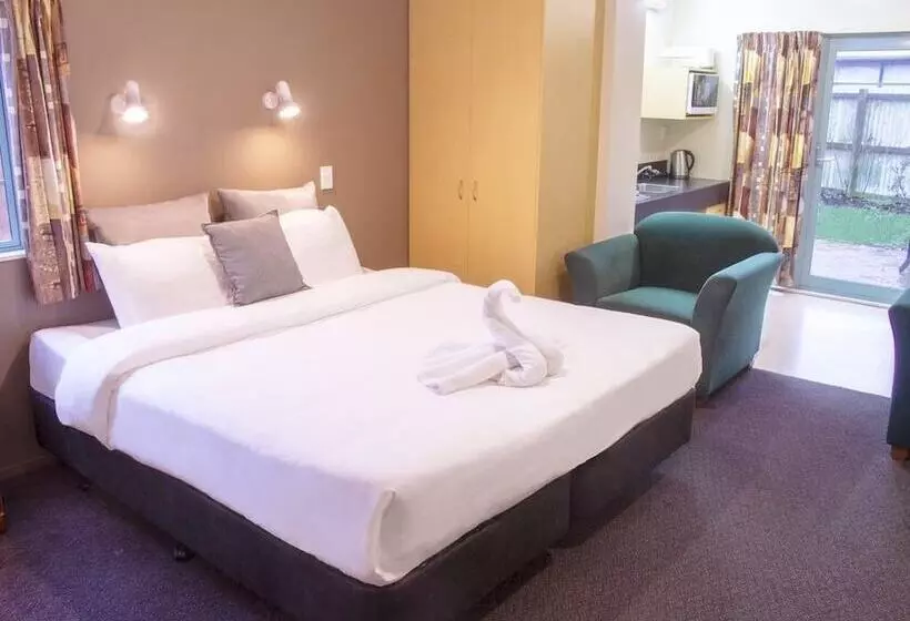 استودیوی استاندارد, Papanui Court Motel