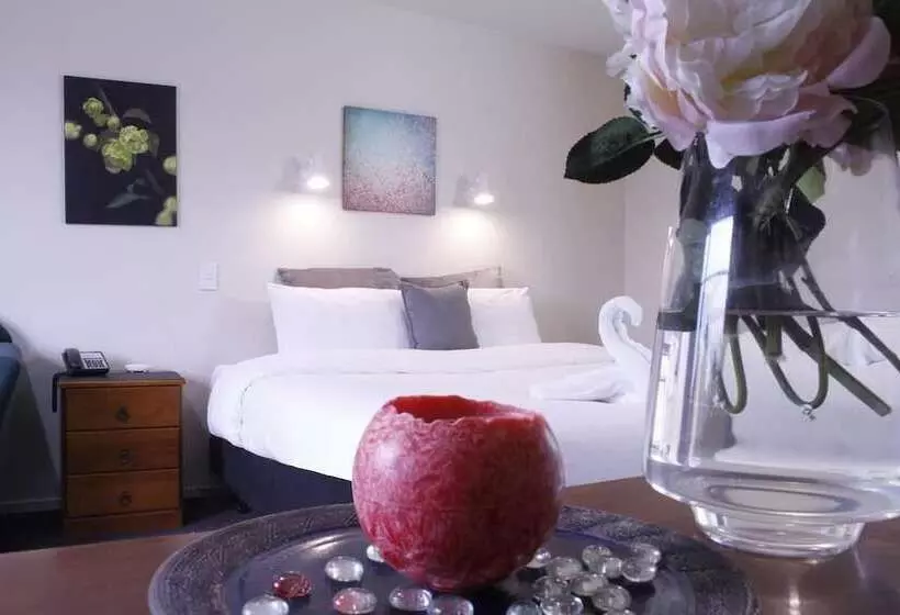 استودیوی استاندارد, Papanui Court Motel