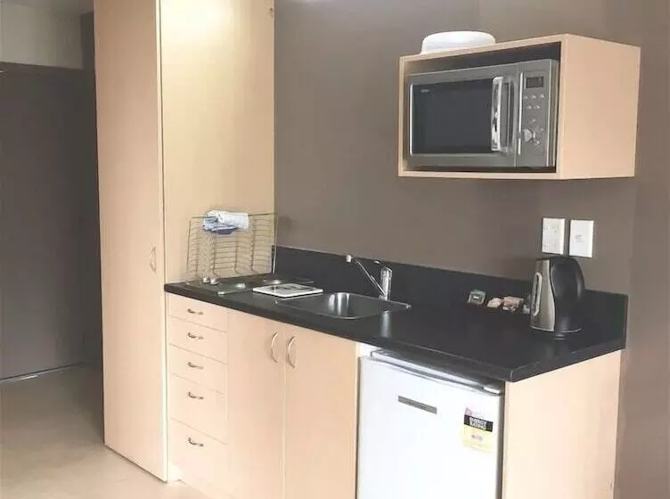 استودیوی استاندارد, Papanui Court Motel