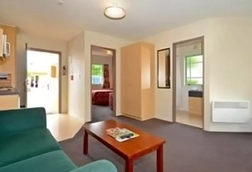 آپارتمان خانوادگی, Papanui Court Motel