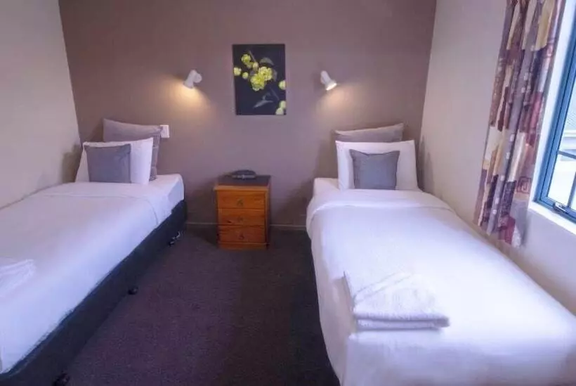 آپارتمان خانوادگی, Papanui Court Motel