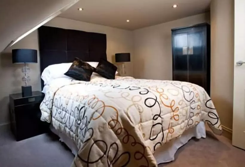 1 Bedroom Penthouse Apartment, Royal Mile Residence
