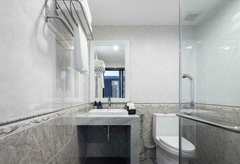 带阳台的豪华间, Eastin Hotel Vientiane