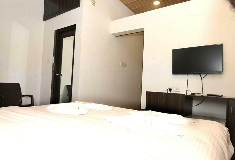 Quarto Deluxe Cama King, Coco Homes By Myroom