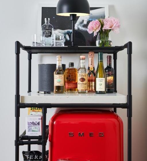 适合残疾人士使用的带超级大床的标准间, Virgin Hotels New York City