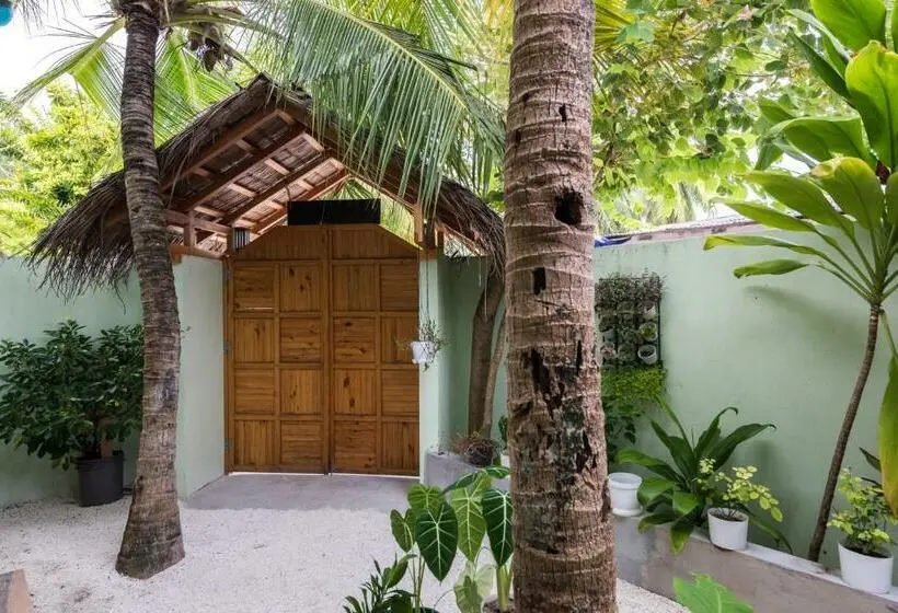 اتاق استاندارد سه تخته با بالکن, Isla Dhiffushi