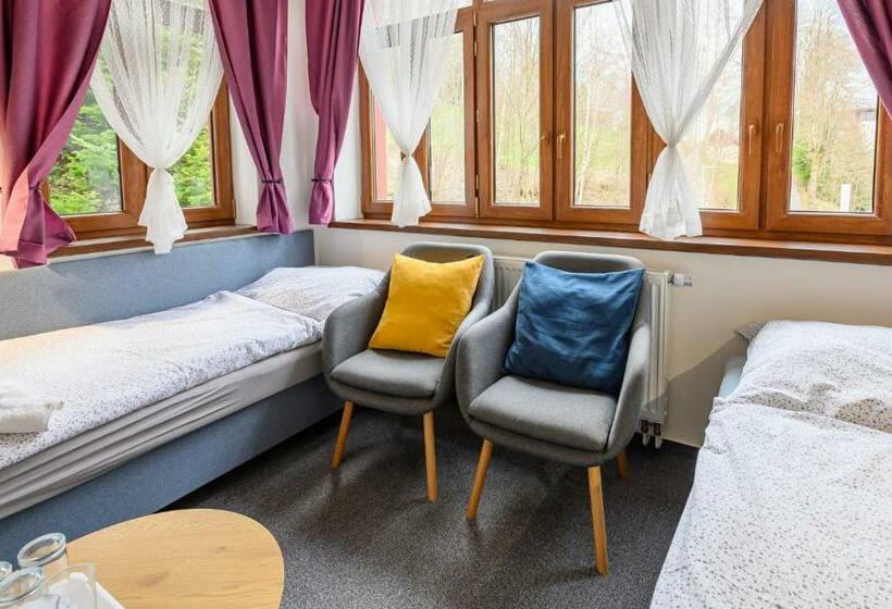 חדר סטנדרט לארבעה, Penzion Zámeček