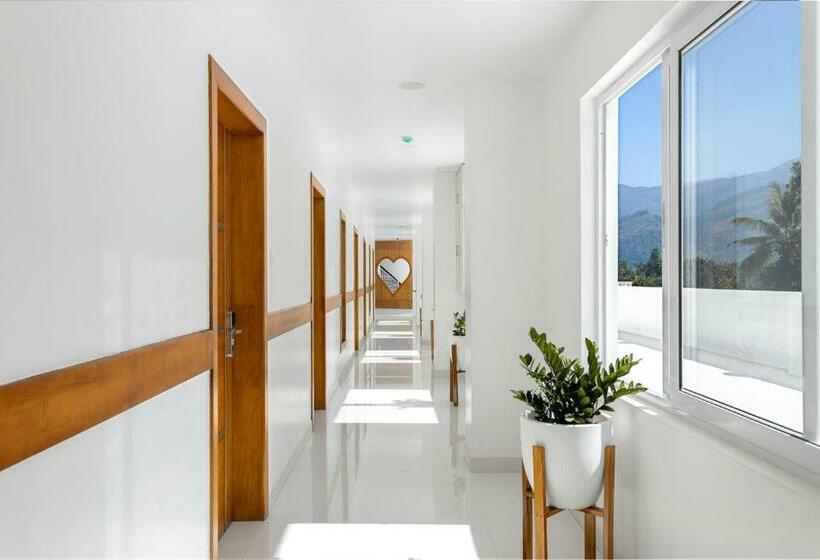 Номер Стандарт Вид на Горы, White House, Munnar