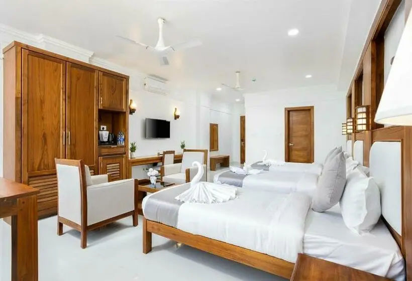 デラックストリプルルーム, White House, Munnar