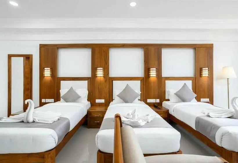デラックストリプルルーム, White House, Munnar