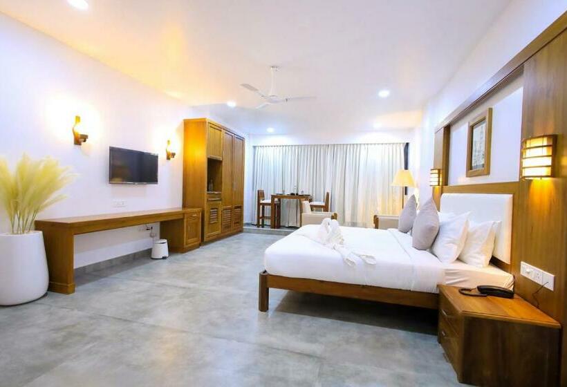 سوئیت جونیور با چشم‌انداز کوهستان, White House, Munnar