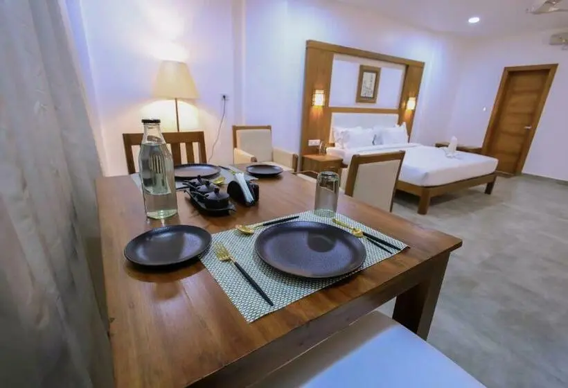 山の見えるジュニアスイート, White House, Munnar