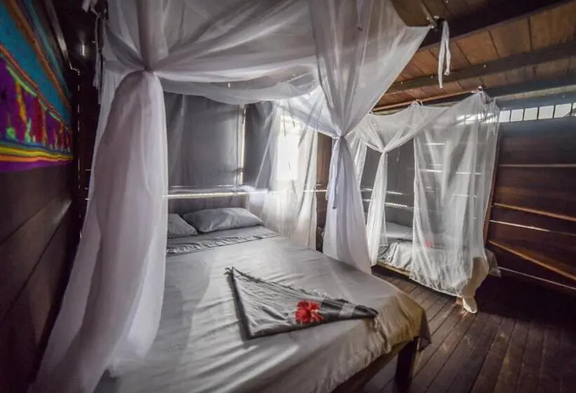 Dreibettzimmer Standard Badezimmer außerhalb des Zimmers, Casa Balae