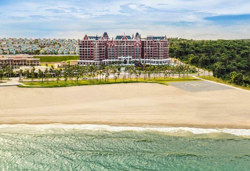 اتاق لوکس با تخت بزرگ, Movenpick Resort Phan Thiet