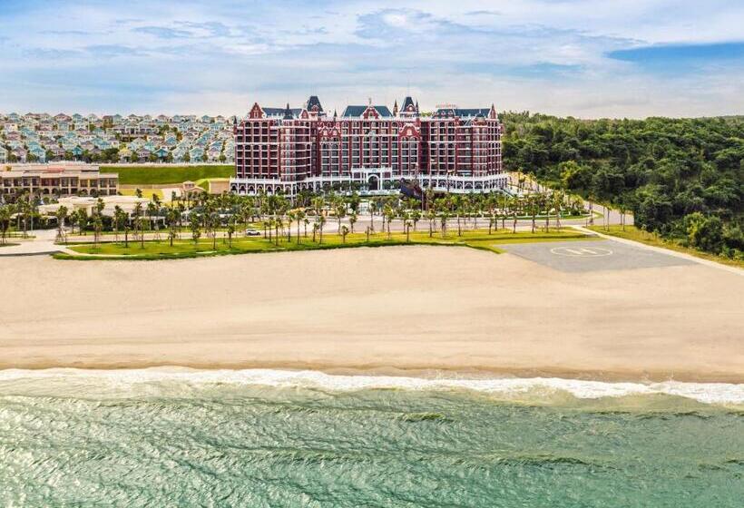 اتاق اجرایی با تخت بزرگ, Movenpick Resort Phan Thiet