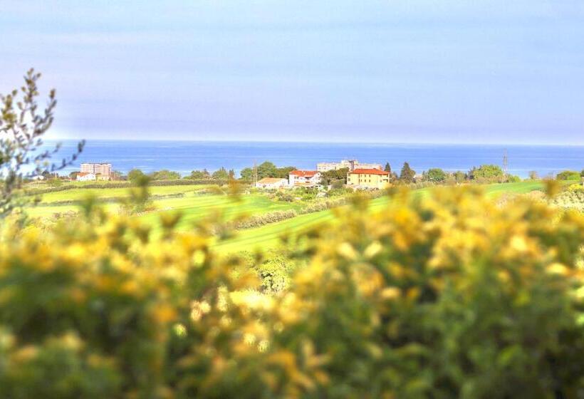 Номер Deluxe Вид на Море с Балконом, Villa Gialla