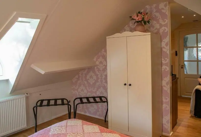 スタンダードルーム, B&b De Drie Uiltjes