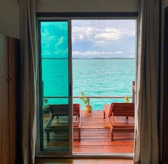 Deluxe-huone Merinäkymä Parveke, Pavalintang Resort