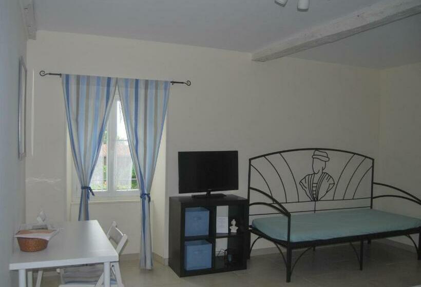 Номер Стандарт, Au Bord Du Chemin La Prade