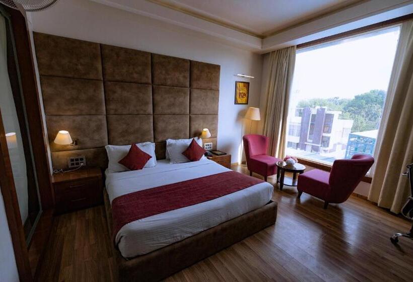 Номер Superior Кровать Кинг, Millennium Inn, Prayagraj