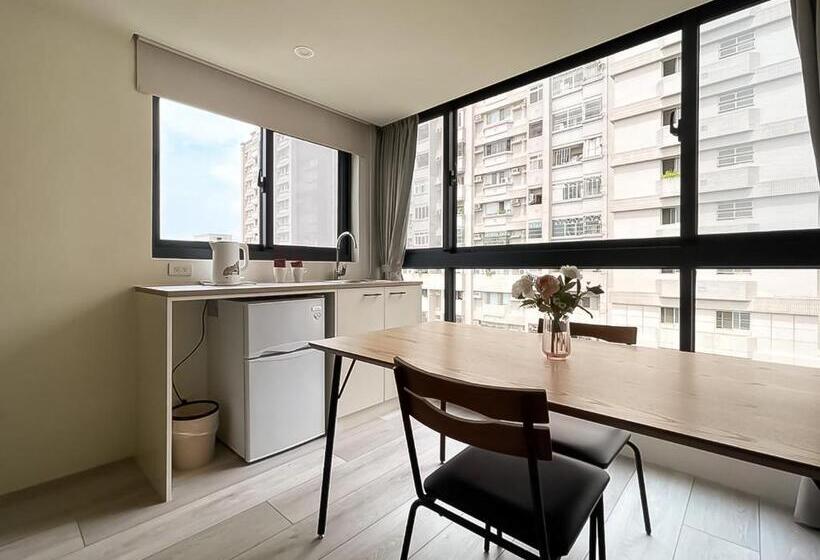 اتاق لوکس با بالکن, 旅行家 Affetto Hostel