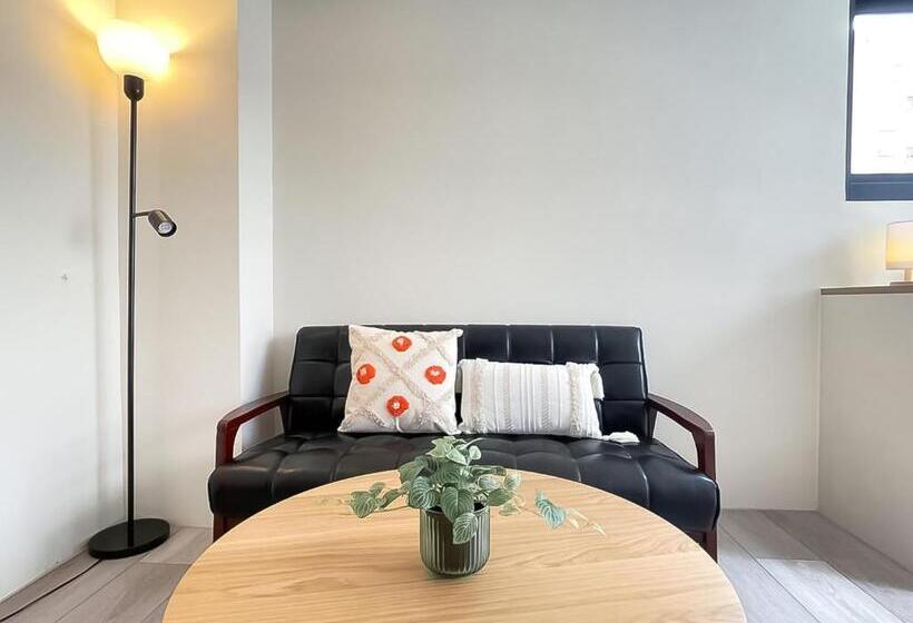 اتاق لوکس با بالکن, 旅行家 Affetto Hostel