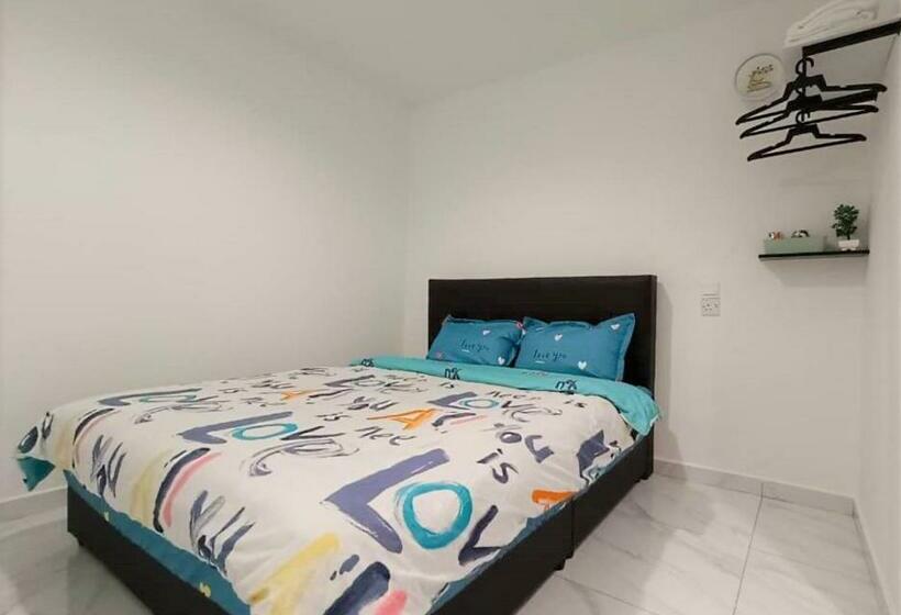 스탠다드 룸, Musang Ong