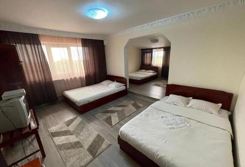 غرفة عائلية, Motel Orion