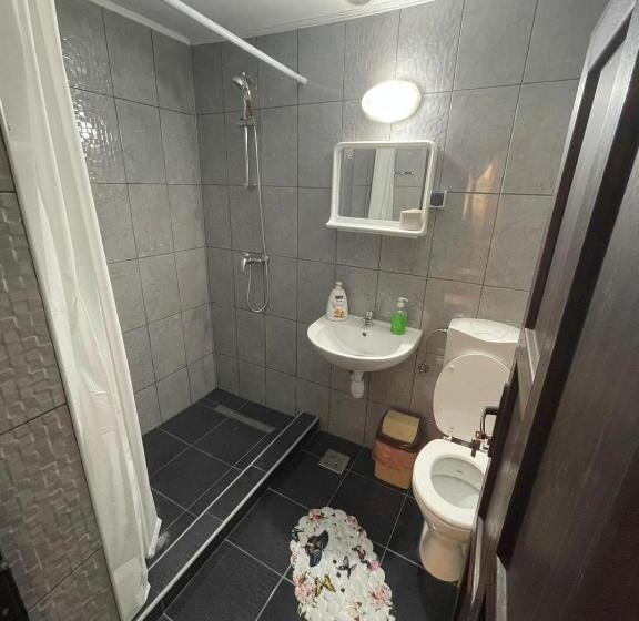 غرفة قياسية رباعية حمام مشترك, Motel Orion