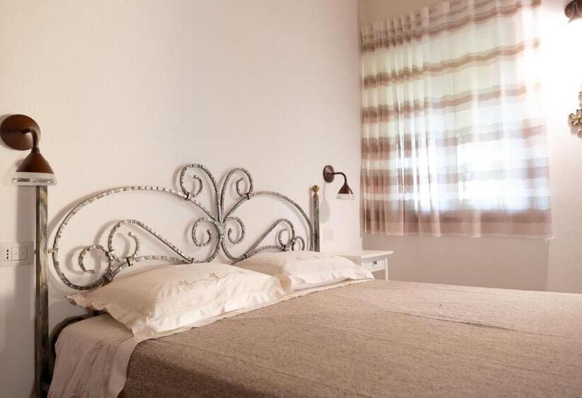 스탠다드 룸 풀장 전망, Agriturismo Casa Chiara