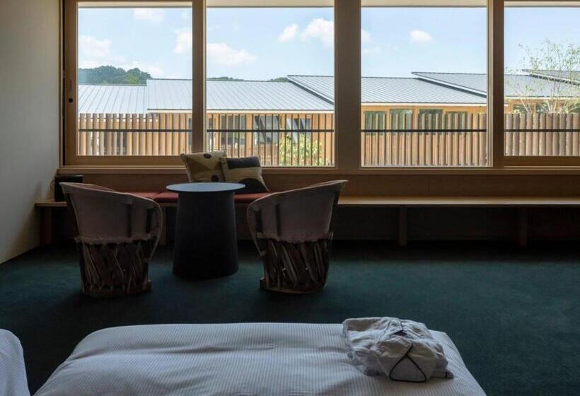 غرفة قياسية ثلاثية, Hatago Vison